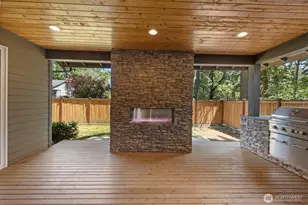 15204 Greenwood Ave N, Shoreline, WA 98133 - Photo 5