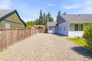 408 Raintree Loop Ct SE, Rainier, WA 98576 - Photo 5