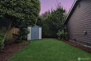 6425 Hampton Rd S, Seattle, WA 98118 - Photo 31