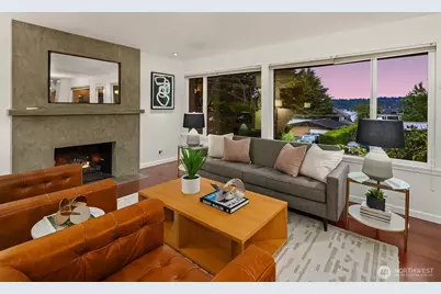 6425 Hampton Road S, Seattle, WA 98118 - Photo 5