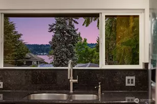 6425 Hampton Rd S, Seattle, WA 98118 - Photo 11