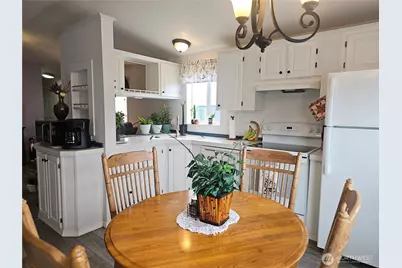 2423 Leisure Lane, Centralia, WA 98531 - Photo 9