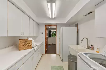 8618 NE 143rd Street, Kirkland, WA 98034 - Photo 27