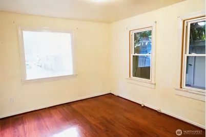 14040 Ashworth Avenue N, Seattle, WA 98133 - Photo 9