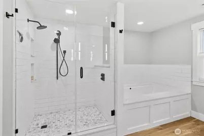 7815 W. Tapps Hwy E, Bonney Lake, WA 98391 - Photo 23