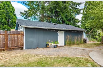 7815 W. Tapps Hwy E, Bonney Lake, WA 98391 - Photo 35