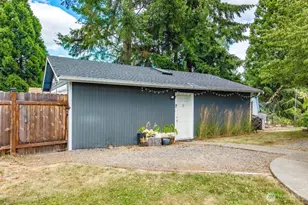 7815 W Tapps Hwy E, Bonney Lake, WA 98391 - Photo 35