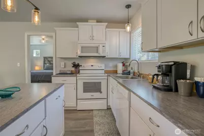 998 Point Brown Avenue SE, Ocean Shores, WA 98569 - Photo 11
