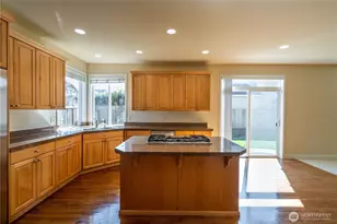 23829 SE 2nd Pl, Sammamish, WA 98074 - Photo 9