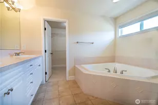 23829 SE 2nd Pl, Sammamish, WA 98074 - Photo 17