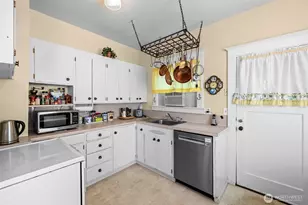 2706 S Judkins St, Seattle, WA 98144 - Photo 7