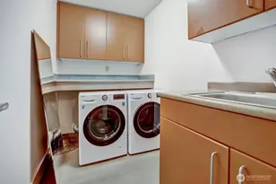 1550 Eastlake Ave E, Seattle, WA 98102 - Photo 13
