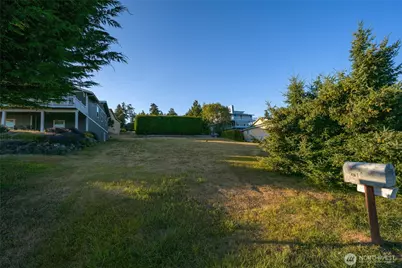 4512 Queen Ann Way, Anacortes, WA 98221 - Photo 3