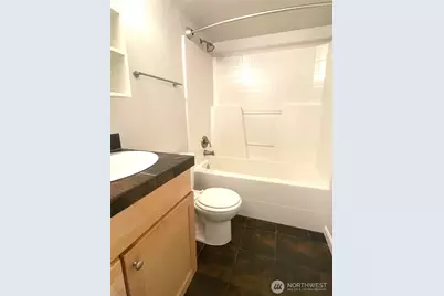 4725 35th Avenue SW #B, Seattle, WA 98126 - Photo 11