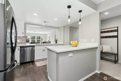4081 224th Lane SE #306, Issaquah, WA 98029 - Photo 5