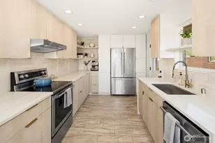 2502 NE 68th St, Seattle, WA 98115 - Photo 11