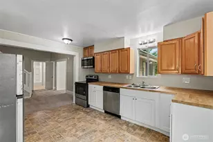 140 S Cambrian Ave, Bremerton, WA 98312 - Photo 13