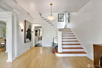 2202 N 41st Street, Seattle, WA 98103 - Photo 9