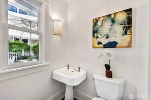 2202 N 41st St, Seattle, WA 98103 - Photo 19