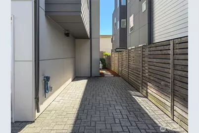 4222 Linden Avenue N, Seattle, WA 98103 - Photo 27