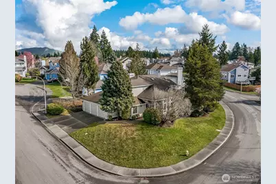 1704 Field Place NE, Renton, WA 98059 - Photo 1