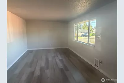 404 S Division Lane, Tacoma, WA 98418 - Photo 3