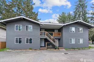 10443 17th Ave SW, Seattle, WA 98146 - Photo 3