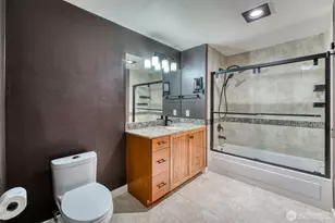 3008 N Narrows Dr, Tacoma, WA 98407 - Photo 13