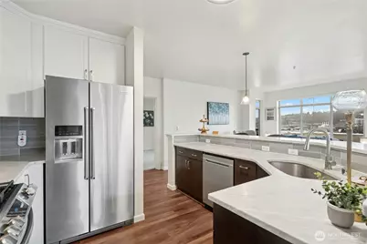 1000 N Aurora Avenue #409, Seattle, WA 98109 - Photo 11