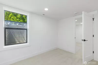7743 Seward Park Avenue S, Seattle, WA 98118 - Photo 27