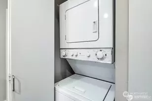 2414 1st Ave, Seattle, WA 98121 - Photo 13
