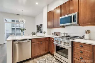 10045 NE 1st St, Bellevue, WA 98004 - Photo 7