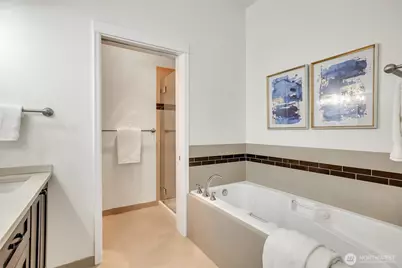 10045 NE 1st Street #521, Bellevue, WA 98004 - Photo 11