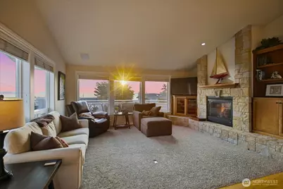809 Driftwood Place, Edmonds, WA 98020 - Photo 7