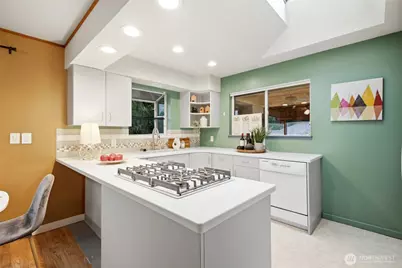 10778 68th Avenue S, Seattle, WA 98178 - Photo 9