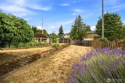 10778 68th Avenue S, Seattle, WA 98178 - Photo 29