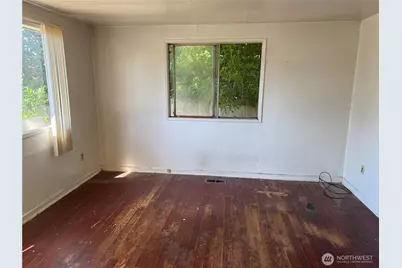 915 Greenleaf Avenue, Burlington, WA 98233 - Photo 3
