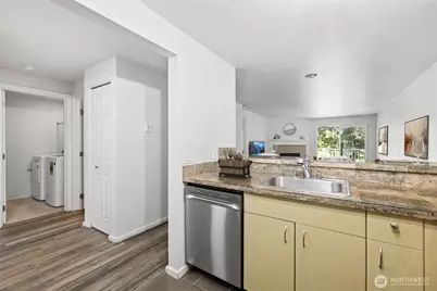 12511 SE 41st Place #A303, Bellevue, WA 98006 - Photo 11
