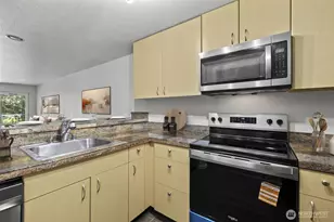 12511 SE 41st Pl, Bellevue, WA 98006 - Photo 9