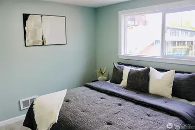 9040 17th Avenue SW, Seattle, WA 98106 - Photo 13