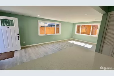 9040 17th Avenue SW, Seattle, WA 98106 - Photo 17