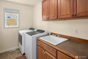 35909 Boulder Ct, Snoqualmie, WA 98065 - Photo 33