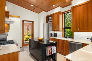 175 Wood Ave SW, Bainbridge Island, WA 98110 - Photo 11