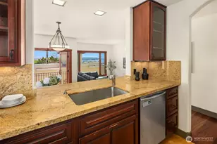 371 W Olympic Pl, Seattle, WA 98119 - Photo 17