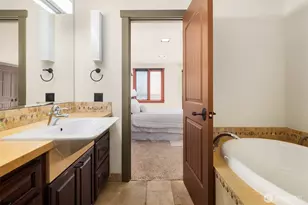371 W Olympic Pl, Seattle, WA 98119 - Photo 23