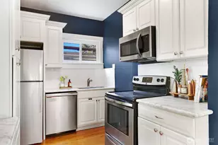 516 W Howe St, Seattle, WA 98119 - Photo 9