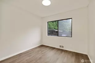 26435 Pennsylvania Ave, Kingston, WA 98346 - Photo 19