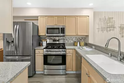 601 12th Avenue NW #E4, Issaquah, WA 98027 - Photo 11