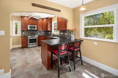 6702 5th Avenue NW, Seattle, WA 98117 - Photo 9