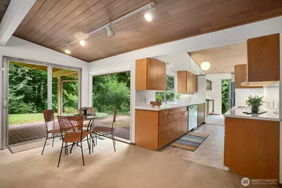 11880 NE 36th Place, Bellevue, WA 98005 - Photo 13